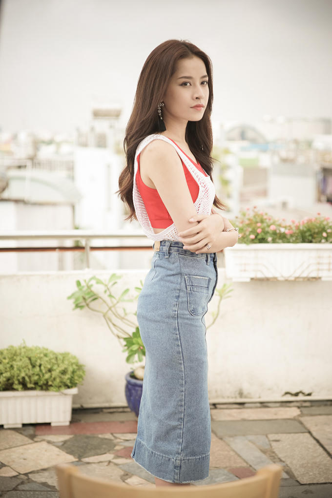 Chi Pu hát mộc lay động trên nền guitar