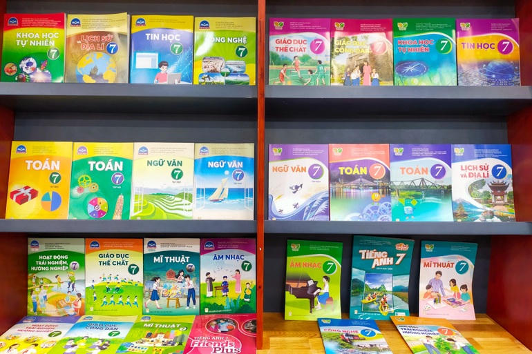 Bộ SGK mới lớp 7 của NXB Giáo dục Việt Nam vừa phát hành (Ảnh: M.H).