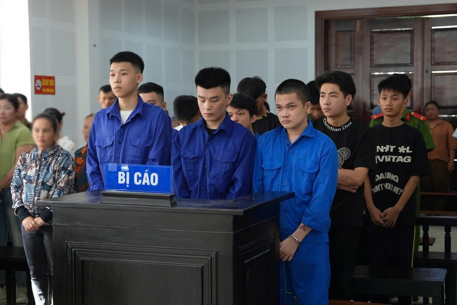 3/10 bị cáo tại phiên tòa.