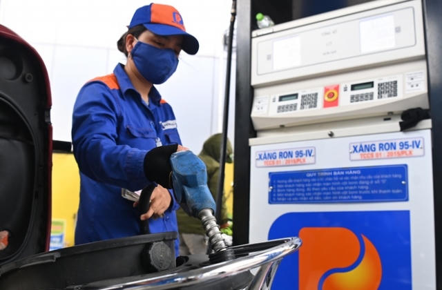 Thủ tướng yêu cầu Bộ Công Thương ổn định tình hình thị trường xăng dầu