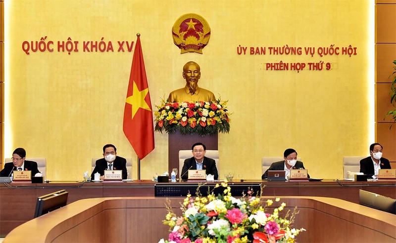 Chủ tịch Quốc hội dự và góp ý nhiều ý kiến tại Phiên họp thứ 9.