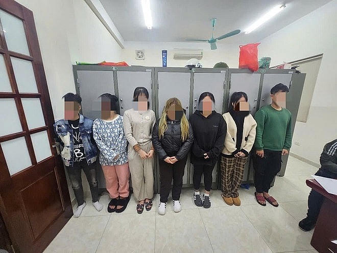 Nhóm đối tượng liên quan đến sự việc.