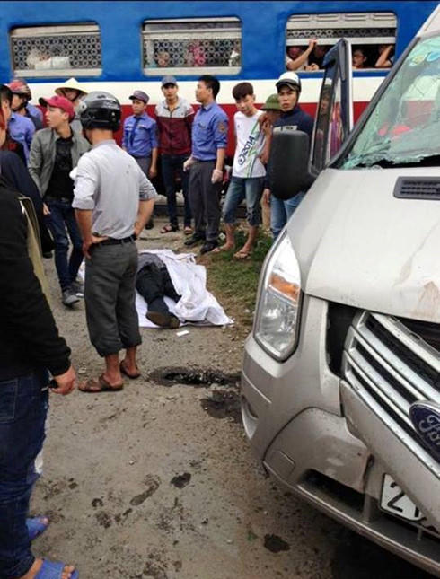 Liên tiếp xảy ra các vụ TNGT giữa đường sắt với đường bộ taị các đường ngang dân sinh.