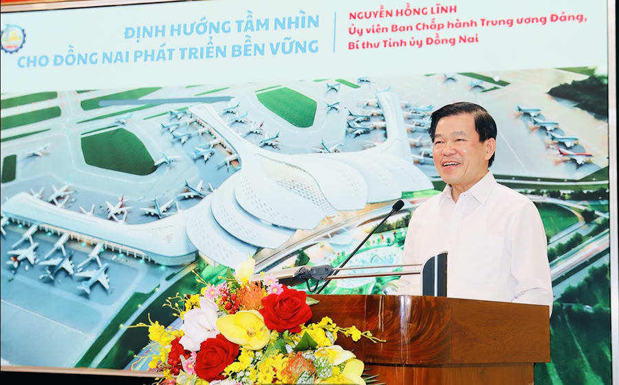 Ông Nguyễn Hồng Lĩnh - UV Trung ương Đảng, Bí thư Tỉnh ủy tại buổi học. (Ảnh: Huy Anh)