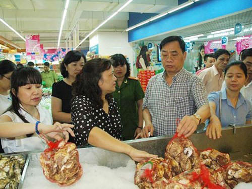 Các đoàn thanh tra an toàn thực phẩm tết Nguyên đán Đinh Dậu đã phát hiện và tiêu hủy hơn 400 sản phẩm thực phẩm không đảm bảo an toàn.