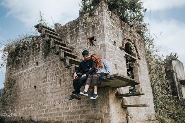 Cứ thế họ đi bên cuộc đời nhau, sẻ chia cùng nhau những vui buồn trong cuộc sống thường nhật.