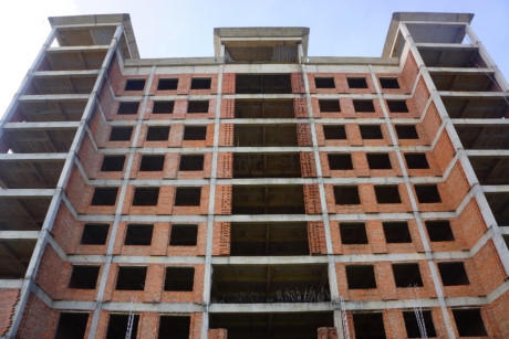 Dự án gồm hai khu nhà 5 tầng làm phòng học, một dãy nhà hiệu bộ 9 tầng. Công trình này bắt đầu khởi công vào năm 2011 và dự kiến hoàn thành sau 5 năm. Tuy nhiên cho đến nay, dự án mới chỉ hoàn thành được một số hạng mục như phần thô của nhà điều hành 9 tầng, tường bao, móng 2 dãy phòng học và một số hạng mục phụ trợ.