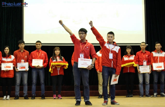 Hứa quyết tâm hoàn thành chỉ tiêu thu về 8.000 đơn vị máu. (Ảnh: Đức Biên)