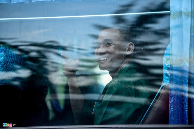 Nữ t&acirc;n binh tại TP Hồ Ch&iacute; Minh trong ng&agrave;y nhập ngũ