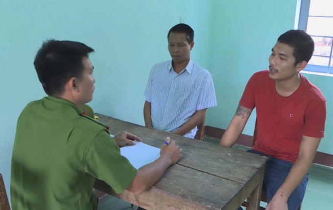 Hai trong 3 đối tượng tại cơ quan điều tra.