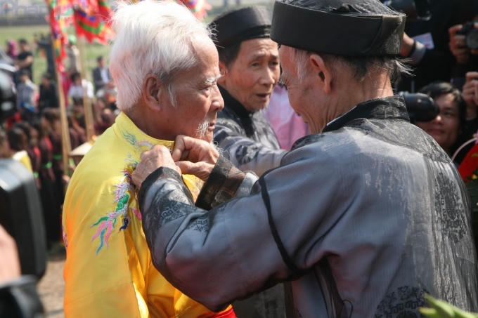 Nghi lễ hóa thân thành hình tượng vua Đại Hành.