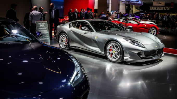 Mỗi chiếc Ferrari có giá khoảng 200.000 - 300.000 USD - Ảnh: CNBC.