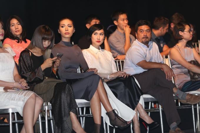 Đêm 14/12, ngày hội thời trang đã thu hút sự quan tâm của nhiều sao Việt, mỹ nhân Việt đến tham dự.