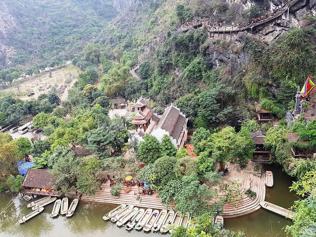 Điểm du lịch "Tràng An cổ" do ông Nguyễn Văn Son làm chủ kinh doanh du lịch trái phép trong thời gian dài (ảnh: Thái Bá).