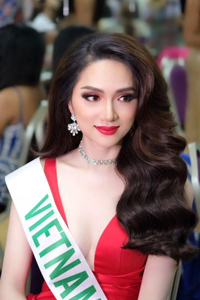 Hương Giang Idol v&agrave; h&agrave;nh tr&igrave;nh ấn tượng trở th&agrave;nh Hoa hậu Chuyển giới Quốc tế