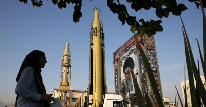 Lực lượng quân đội Iran phô bày sức mạnh.