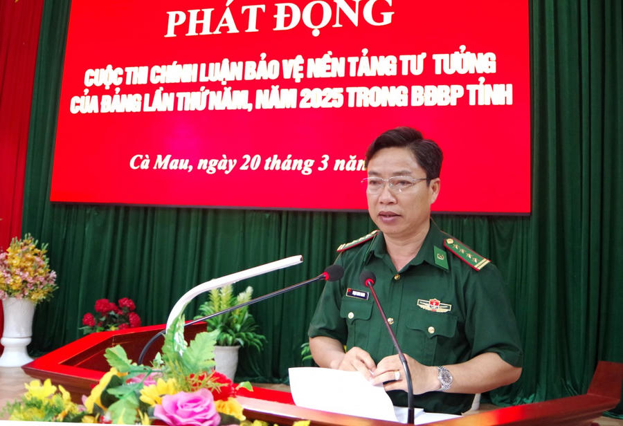 Đại tá Phạm Minh Giang - Tỉnh ủy viên, Bí thư Đảng ủy, Chính ủy BĐBP tỉnh Cà Mau, phát biểu tại buổi phát động.