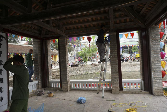 Năm nay hội làng Đăm (từ mùng 9 - 11 tháng 3 Âm lịch) sẽ vinh dự được công nhận là di sản văn hóa phi vật thể cấp quốc gia, các công đoạn đang được gấp rút chuẩn bị song song cùng tập đua thuyền.