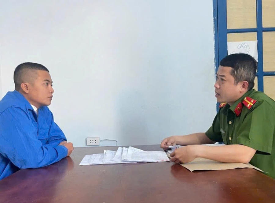 Đối tượng Bùi Nghĩa Mạo tại cơ quan CSĐT Công an huyện Đắk R’Lấp. Ảnh: Công an huyện Đắk R’Lấp