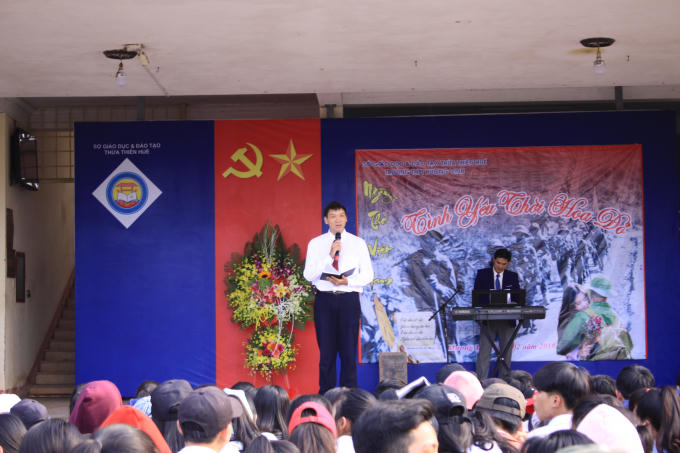 Thừa Thiên Huế: Sâu lắng ngày thơ Việt Nam tại trường THPT Hương Vinh