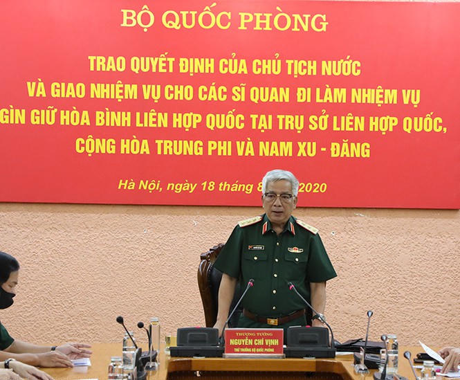 Trao quyết định của Chủ tịch nước về công tác cán bộ - ảnh 2