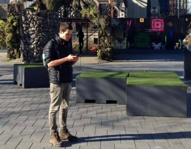 Tom Currie quyết định nghỉ việc để săn Pokemon.