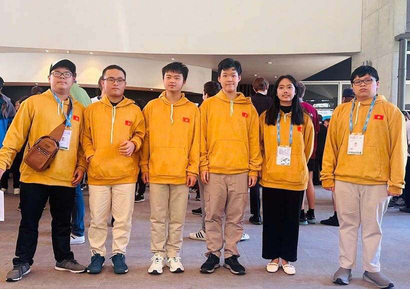 6 học sinh trong đội tuyển Việt Nam tham dự Olympic Toán quốc tế (IMO) lần thứ 66, năm 2025.