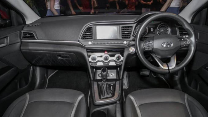 Không gian nội thất bên trong Hyundai Elantra 2019 tại Malaysia