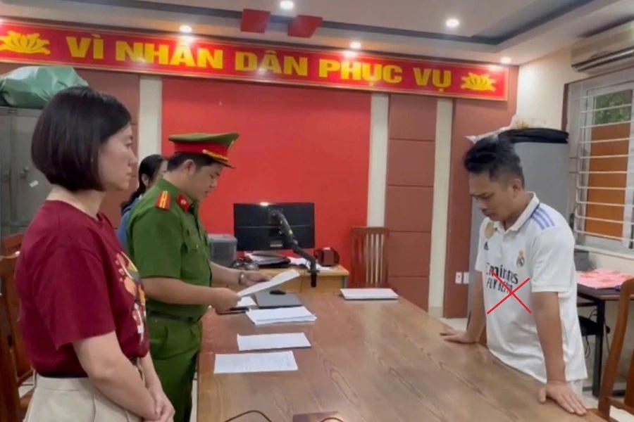 Nguyễn Thành Long tức Tiến "Bịp” tại cơ quan công an. (Ảnh: Công an cung cấp)