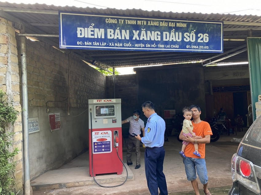 Bán xăng kém chất lượng, Công ty TNHH MTV Xăng dầu Đại Minh bị xử phạt hơn 60 triệu đồng.