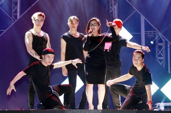 Minh Tuyết hứa hẹn sẽ thổi lửa trong đ&ecirc;m 8-3 tại Live concert Lệ Quy&ecirc;n.