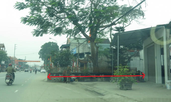 Nhà thờ họ Đặng nằm trên hành lang an toàn giao thông QL8B (chỉ đỏ) buộc phải giải tỏa.