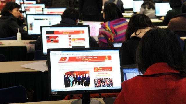 Tại Trung tâm báo chí, phóng viên được cung cấp máy tính, đường truyền internet và các điều kiện kỹ thuật tác nghiệp khác.