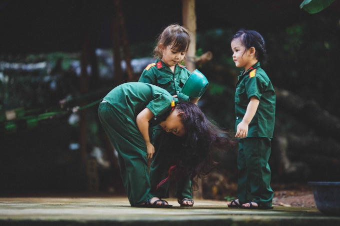 X&uacute;c động bộ ảnh tưởng niệm