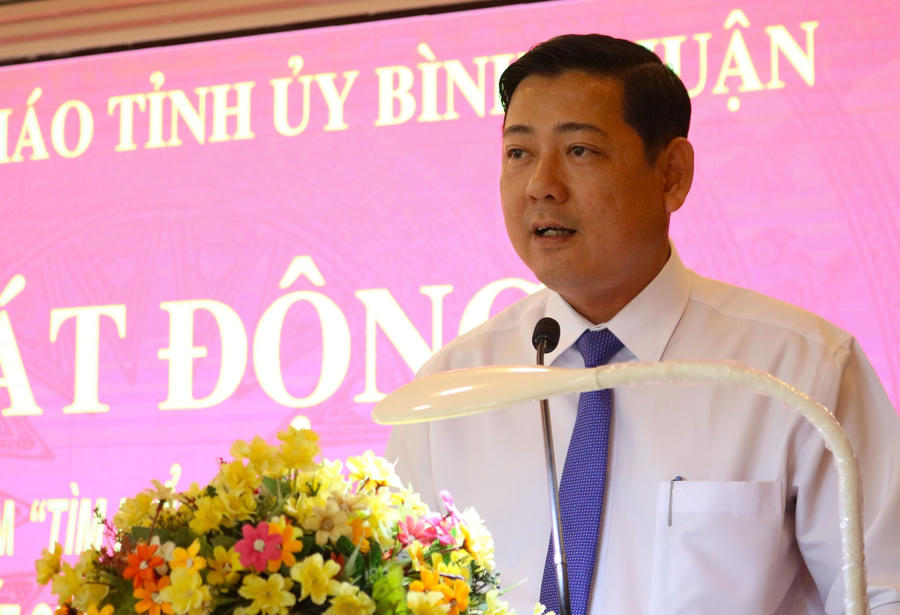 ông Tiêu Hồng Phúc – Trưởng Ban tuyên giáo Tỉnh ủy phát biểu tại buổi lễ.
