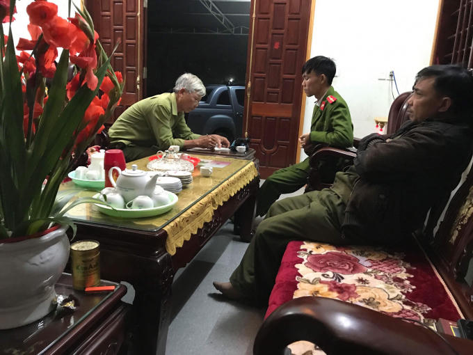 Công an xã và Công an Đồn Nam Long lập biên bản tại hiện trường.