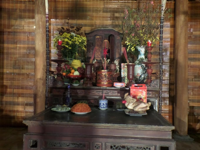 Bàn thờ là tầng trời, vì vậy nhất thiết luôn phải để chay tịnh.