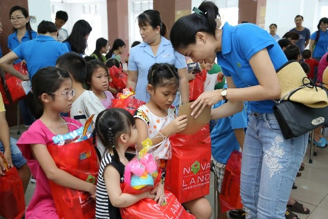 Hoạt động tình nguyện chăm lo cho trẻ em có hoàn cảnh khó khăn tại Bà Rịa - Vũng Tàu.