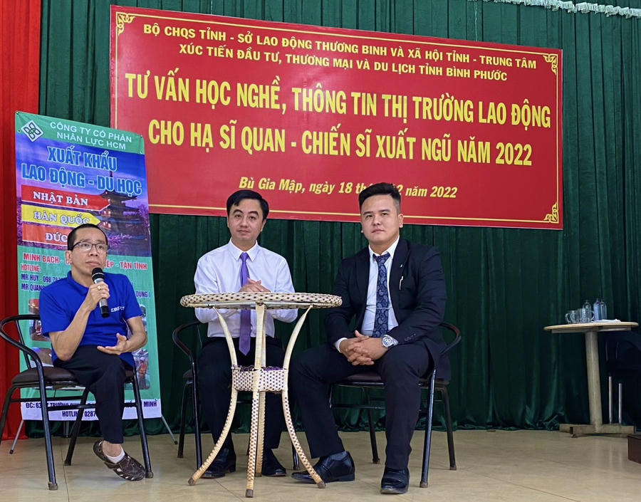 5 buổi Tư vấn học nghề, thông tin thị trường lao động năm 2023 diễn ra trong 3 ngày đã thu hút sự tham dự của gần 700 bộ đội chuẩn bị xuất ngũ.