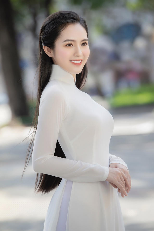 Trước khi trở thành hoa khôi ĐH Tôn Đức Thắng, Ái Phi từng giành được danh hiệu Á khôi 2 cuộc thi “Duyên dáng Tết sinh viên 2019”. (Ảnh: NVCC)