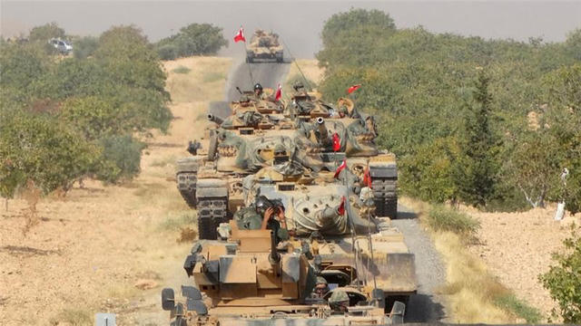 Xe tăng của quân đội Thổ Nhĩ Kỳ tiến vào Syria. (Ảnh: Reuters)