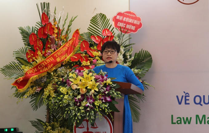 PGS.TS Nguyễn Thị Quế Anh-Chủ nhiệm khoa Luật ĐHQG Hà Nội phát biểu tại buổi lễ công bố.