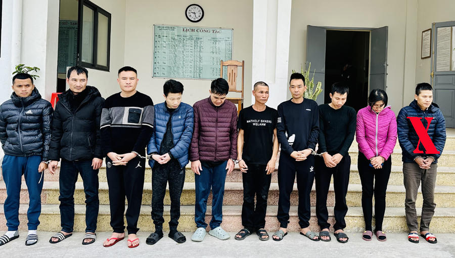 Đối tượng Đỗ Văn Quân (X) và các đối tượng mua bán ma túy bị Công an thành phố Thanh Hóa bắt giữ