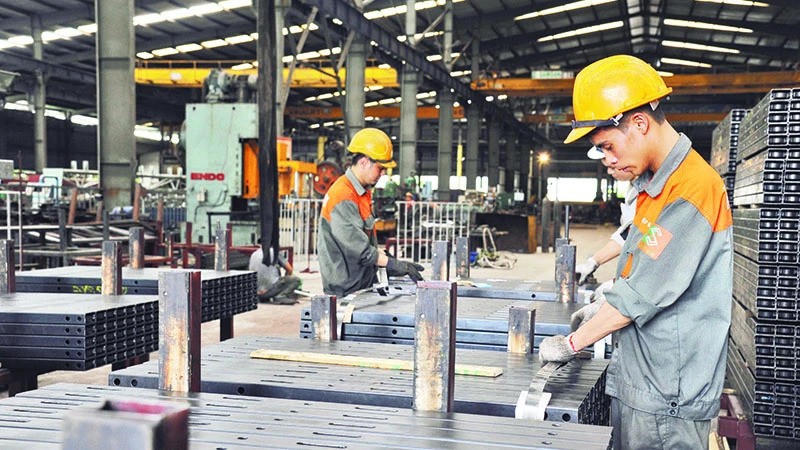 Thu nhập bình quân của người lao động trong nửa đầu năm 2025 đạt 8,3 triệu đồng/tháng, tăng 10,1% so với cùng kỳ năm ngoái.