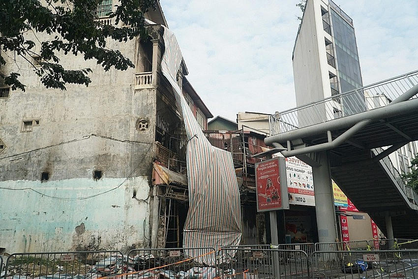 Hiện trường ngôi nhà bị phóng hỏa khiến nhiều người thiệt mạng.