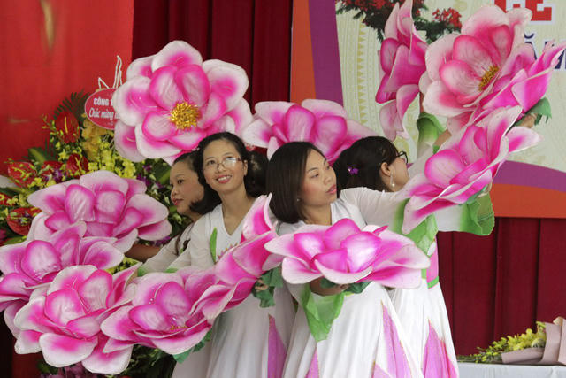 Lễ khai giảng đặc biệt của học sinh khiếm th&iacute;nh ở H&agrave; Nội