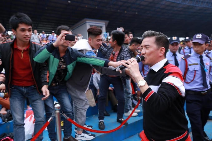 Thân thiện, nhiệt tình là những ưu điểm khiến Mr. Đàm luôn được fan yêu quý.