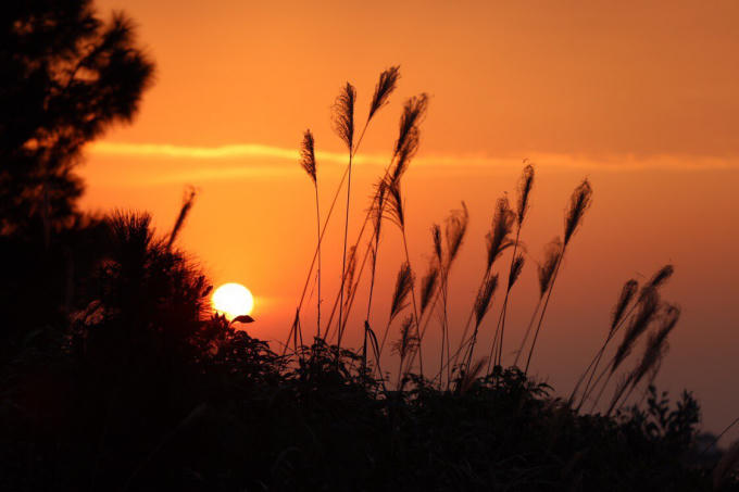 Và hình ảnh mặt trời dần dần khuất...khiến ai cũng muốn một lần được ngắm nhìn.