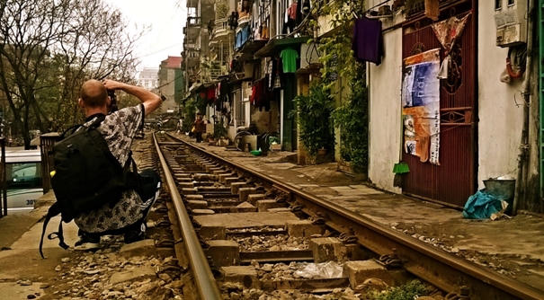 Du khách thăm quan chụp ảnh.