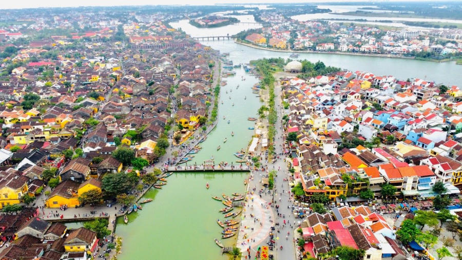 Đô thị cổ Hội An đã vượt qua giai đoạn cứu nguy khẩn cấp nhưng vẫn giữ được vẻ trầm mặc, cổ kính trong không gian quần thể kiến trúc đô thị truyền thống được bảo tồn gần như hoàn hảo. (Ảnh: Công Huy).